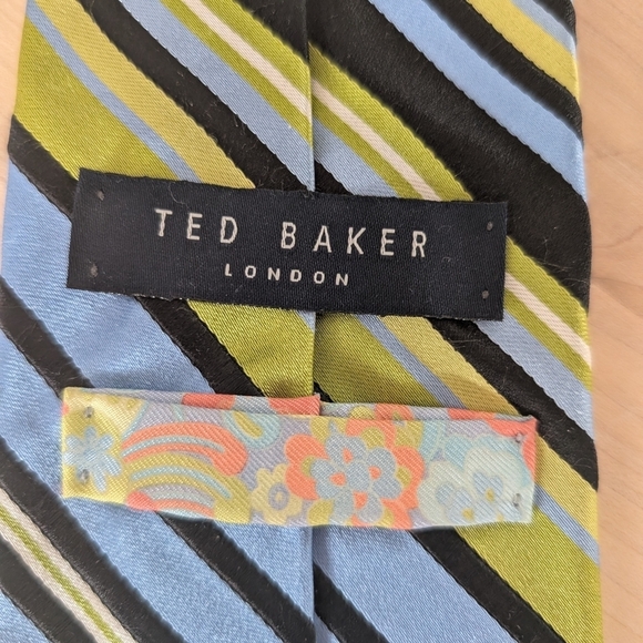 🇬🇧TED BAKER Striped Blue and Green Tie - Picture 4 of 7